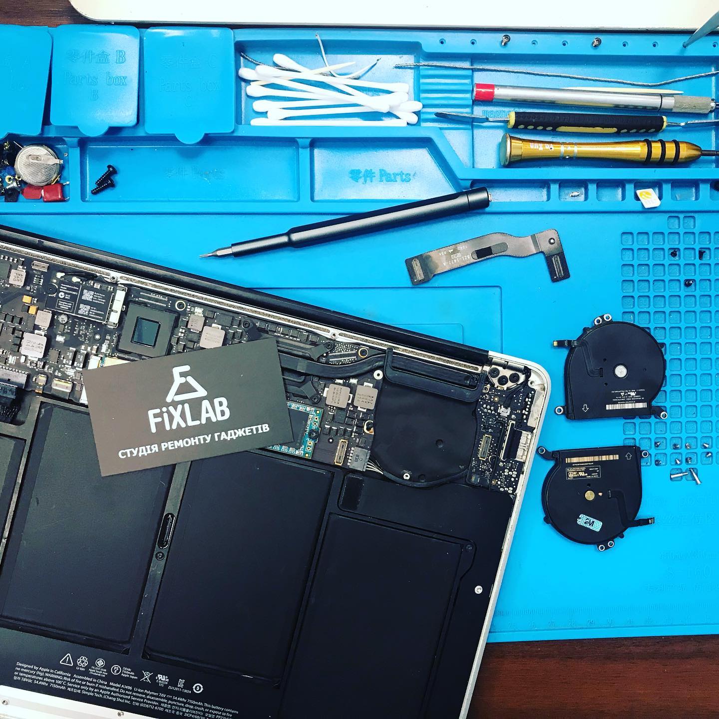 заміна батареї на Macbook у Києві