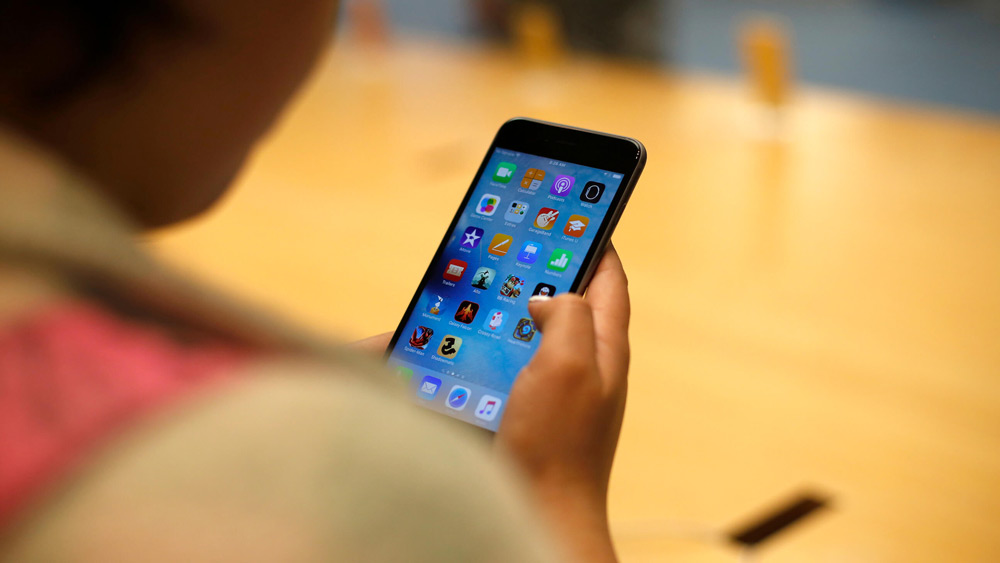 на iPhone мерцает экран