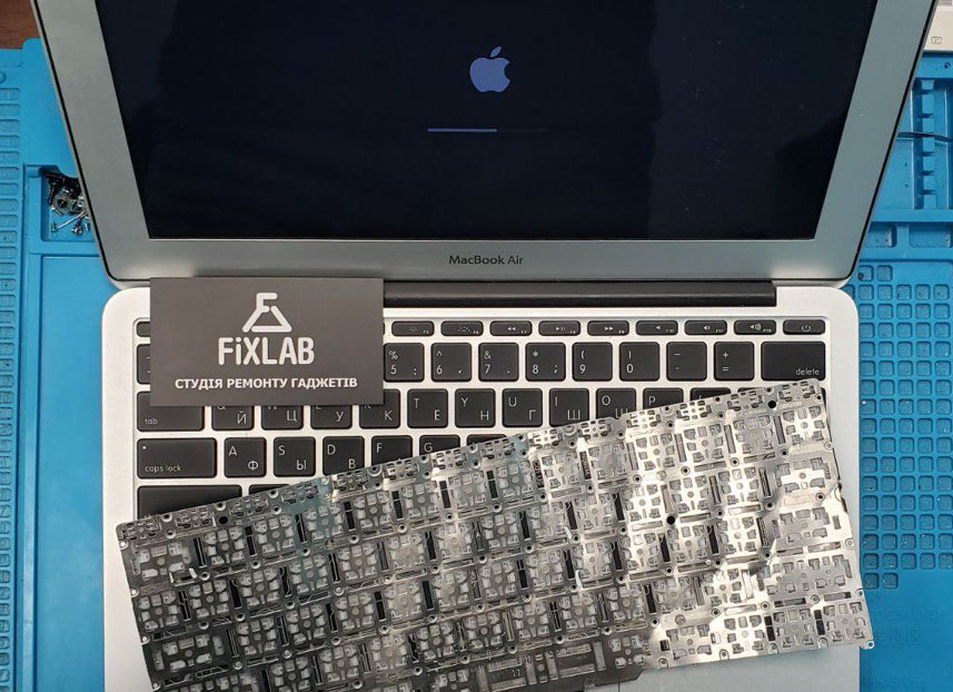 Заміна клавіатури на Macbook