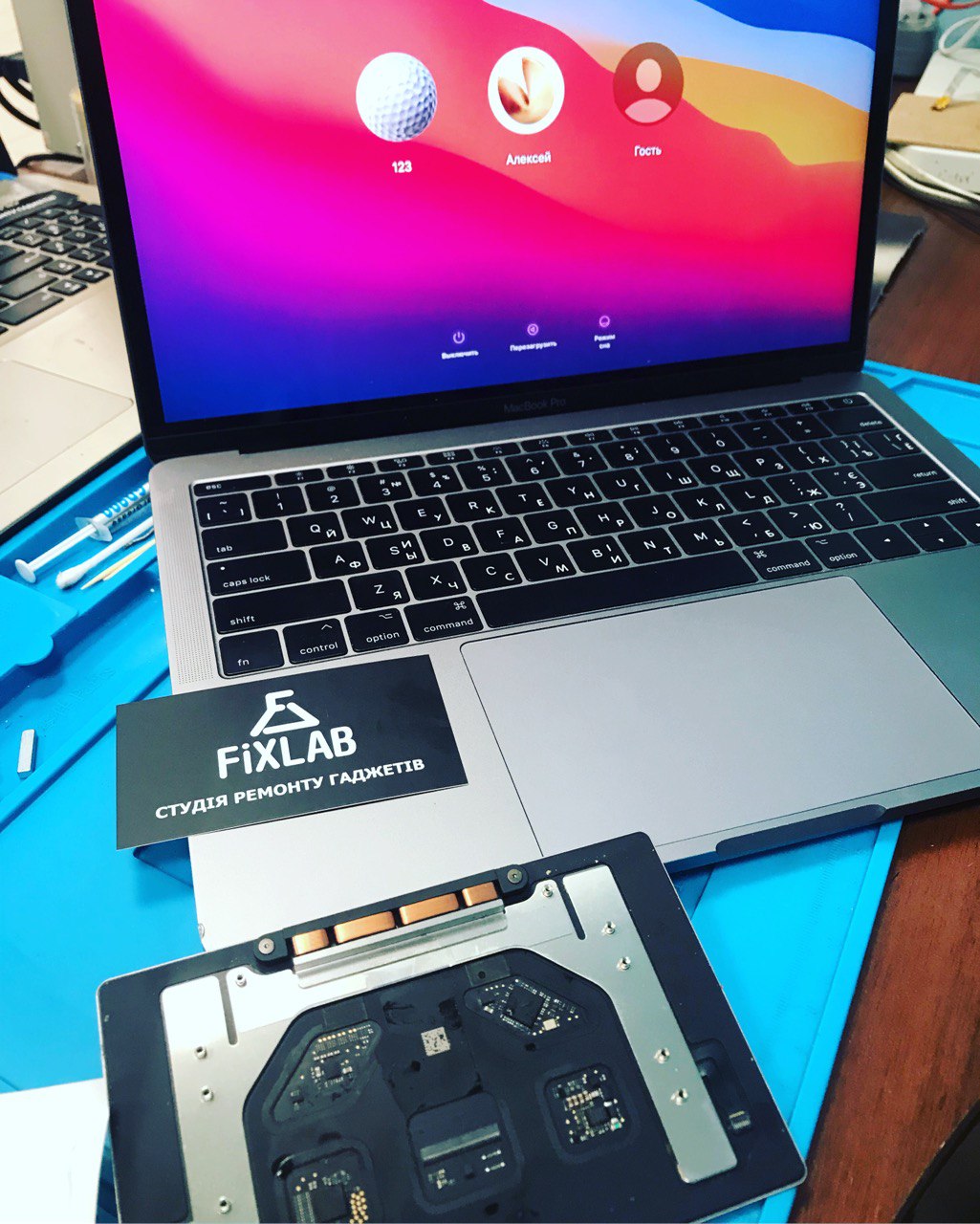 не работает трекпад на Macbook ремонт Киев