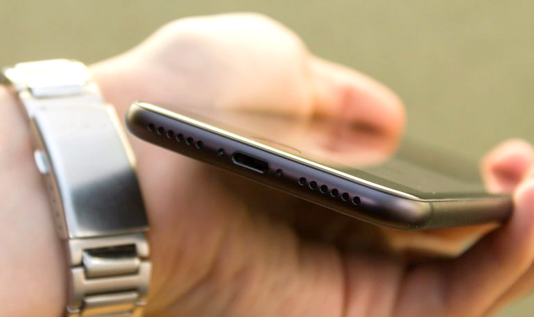 не заряжается iphone 7