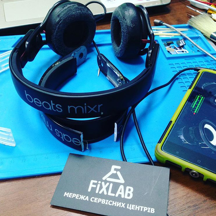 Ремонт наушников Beats Mixr в Киеве
