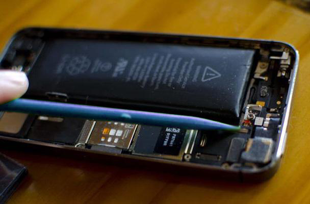 замена батареи iphone киев